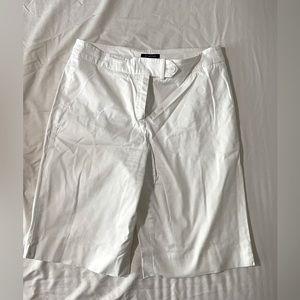 Jones New York Signature white Bermuda shorts. Size 10